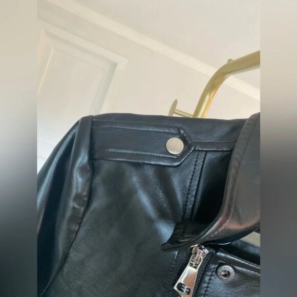 Classic Black Faux Leather Moto Jacket Edgy Streetwear Rocker Downtown Grunge - Picture 7 of 9